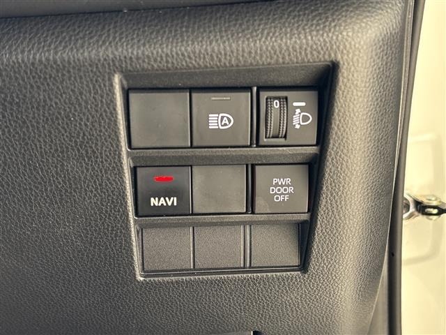 Toyota NOAH 2023 7688853-1
