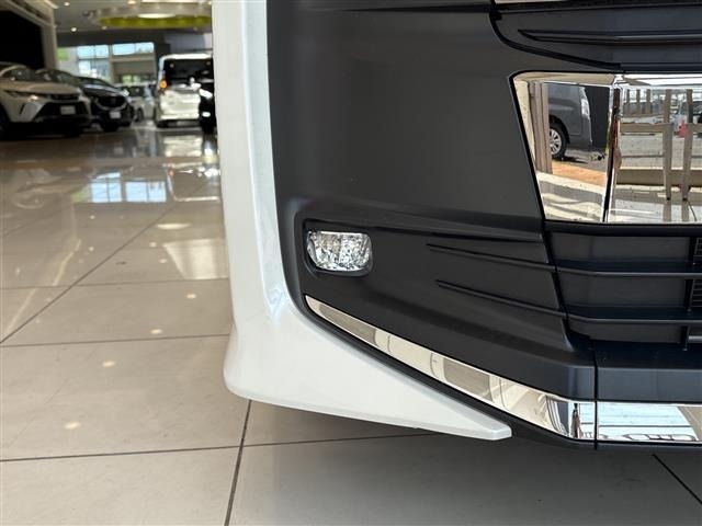 Toyota NOAH 2023 7688853-11
