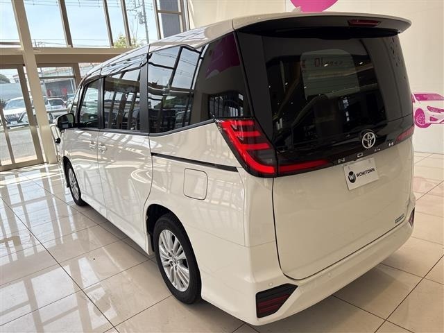 Toyota NOAH 2023 7688853-13