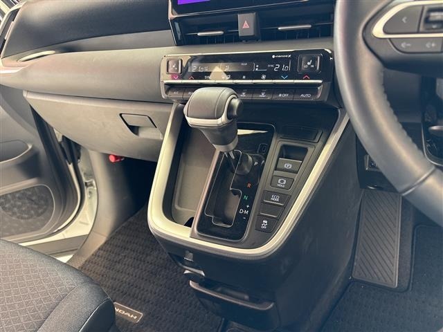 Toyota NOAH 2023 7688853-5