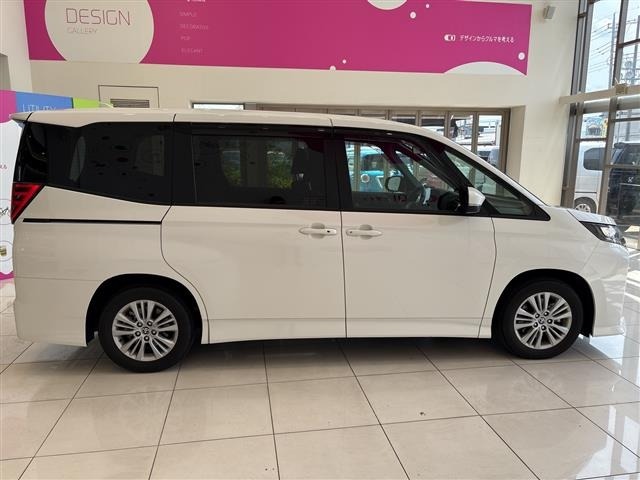 Toyota NOAH 2023 7688853-6