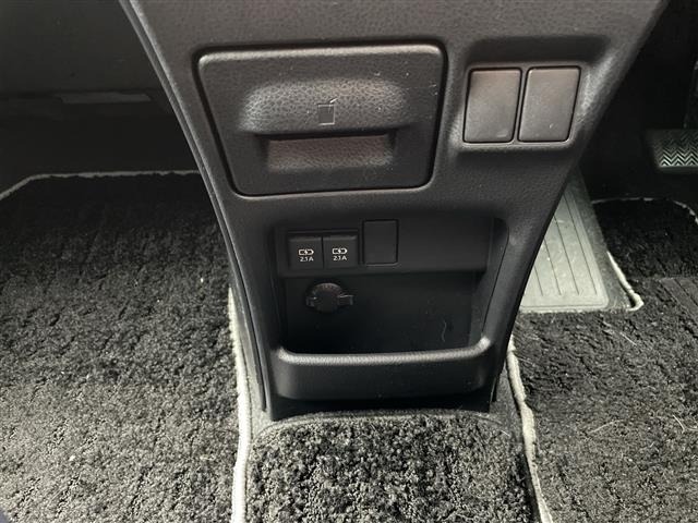Toyota NOAH 2019 7688856-9