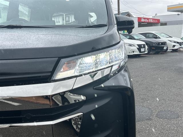 Toyota NOAH 2023 7688857-1