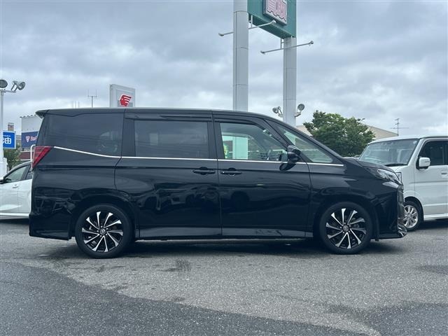 Toyota NOAH 2023 7688857-17