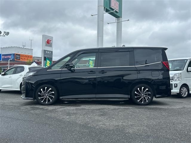 Toyota NOAH 2023 7688857-18