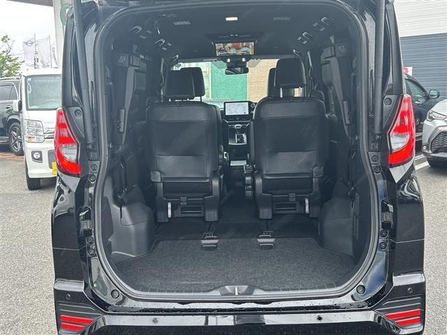 Toyota NOAH 2023 7688857-8
