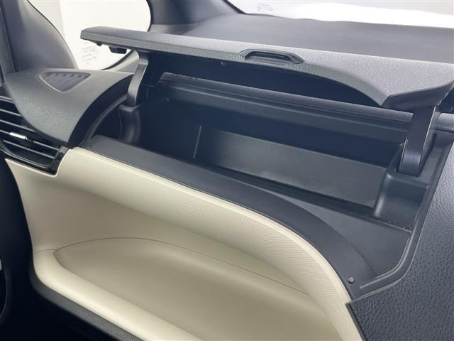 Toyota NOAH 2020 7688858-2
