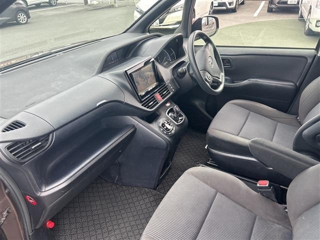 Toyota NOAH 2014 7688859-2