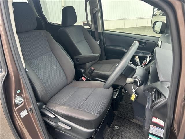 Toyota NOAH 2014 7688859-4
