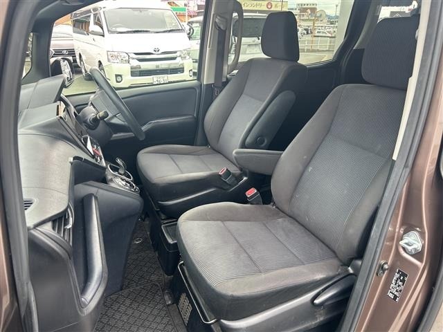 Toyota NOAH 2014 7688859-6