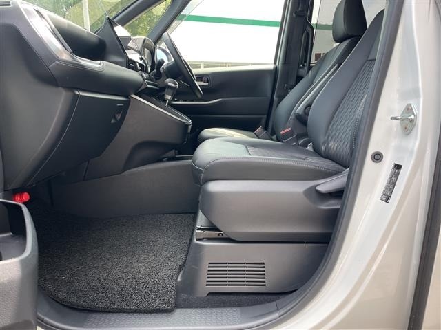 Toyota NOAH 2024 7688861-8