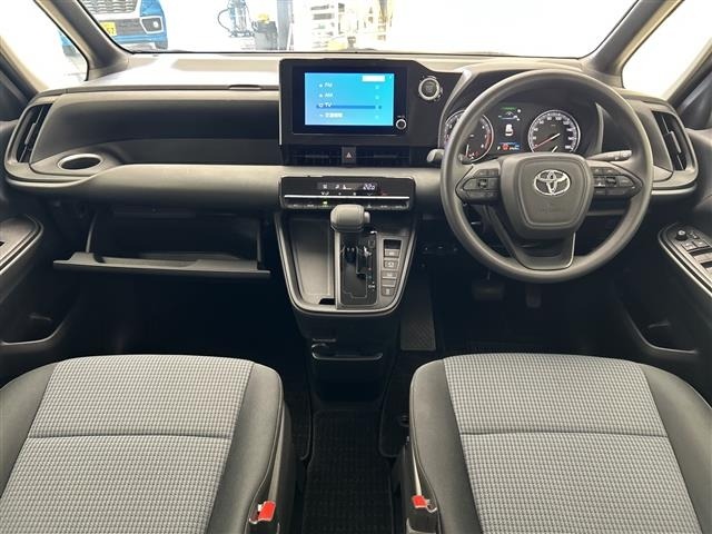 Toyota NOAH 2022 7688867-15