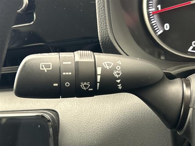 Toyota NOAH 2022 7688867-6
