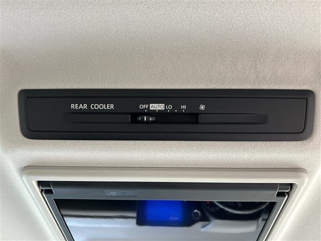 Toyota NOAH 2022 7688867-8