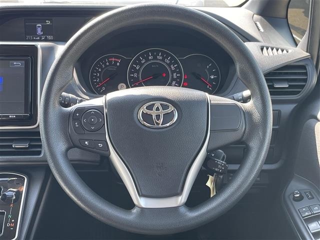 Toyota NOAH 2017 7688868-1