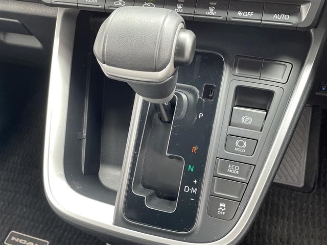 Toyota NOAH 2023 7688871-3