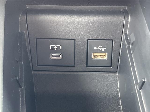 Toyota NOAH 2023 7688871-8