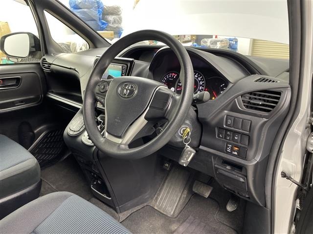Toyota NOAH 2020 7688874-4
