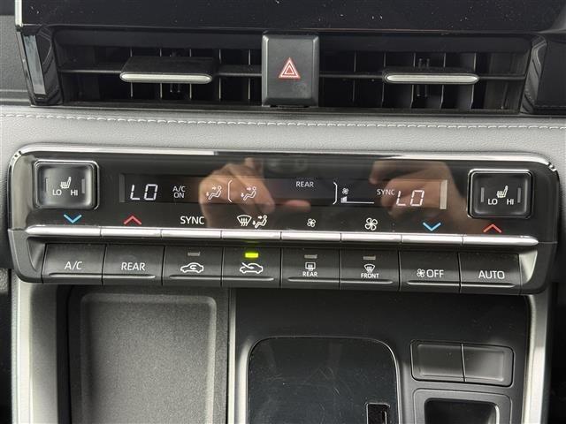 Toyota NOAH 2024 7688875-18
