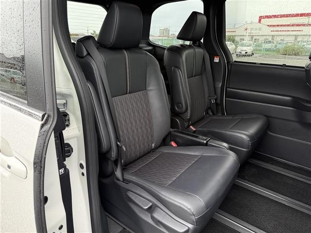 Toyota NOAH 2024 7688875-8