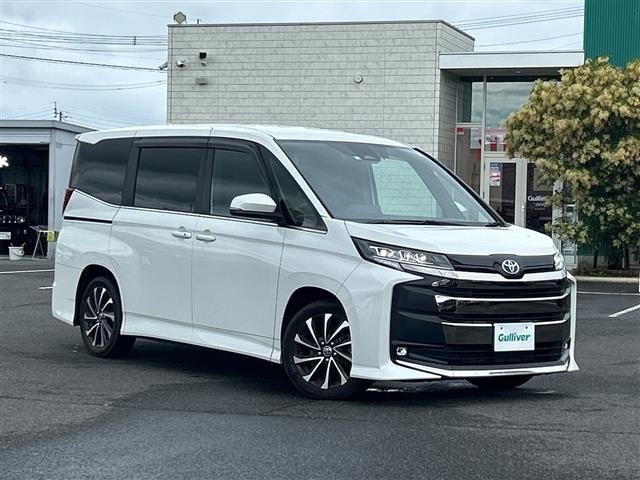 Toyota NOAH 2023 7688876-0