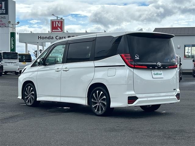 Toyota NOAH 2023 7688876-17