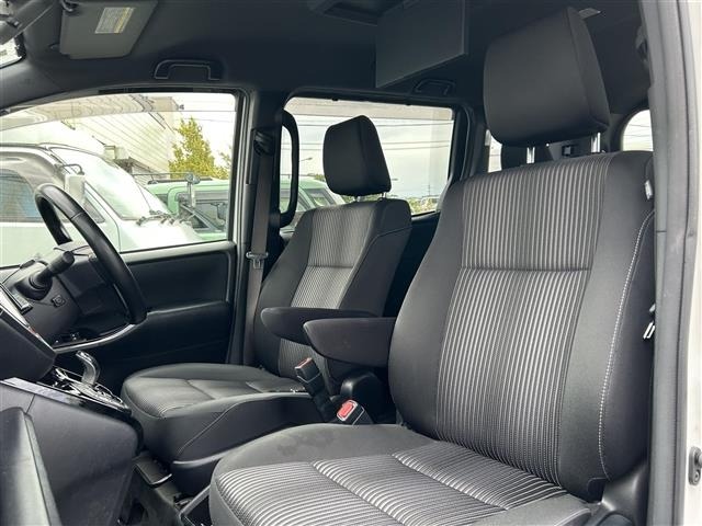 Toyota NOAH 2017 7688877-11