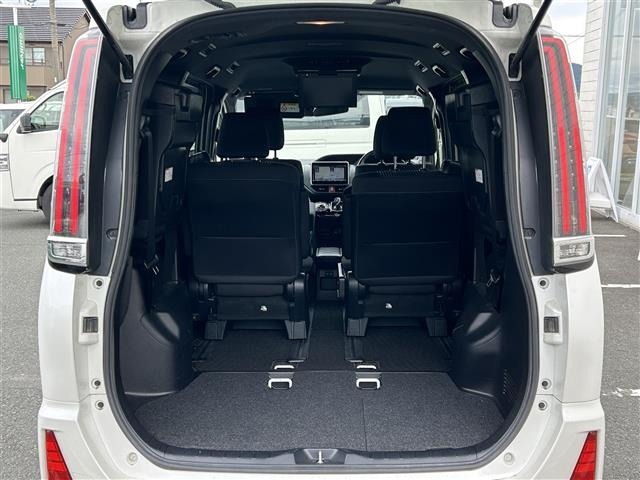 Toyota NOAH 2017 7688877-3