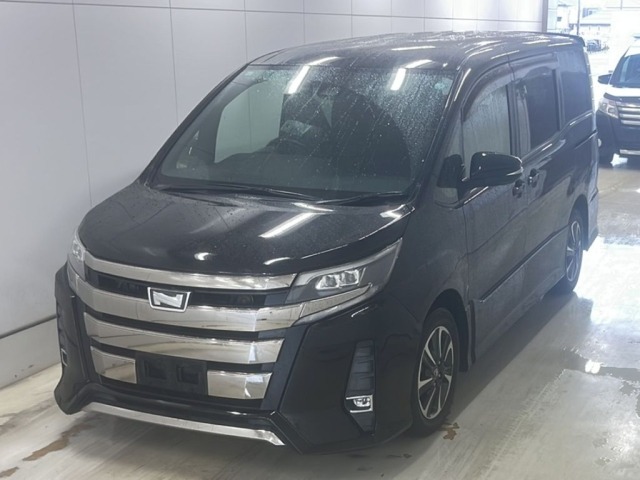 Toyota NOAH 2017 7688878-0