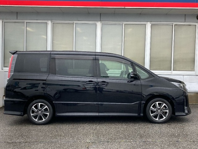 Toyota NOAH 2017 7688878-3
