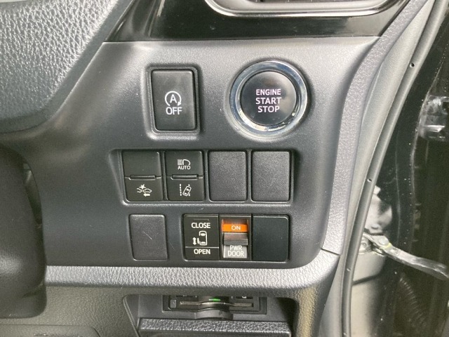 Toyota NOAH 2017 7688878-5
