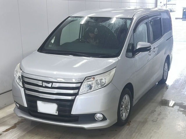 Toyota NOAH 2015 7688879-0