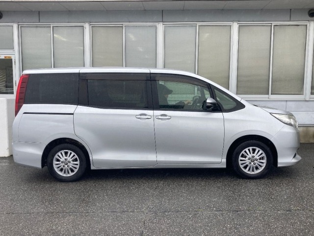 Toyota NOAH 2015 7688879-3