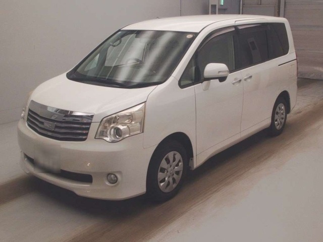 Toyota NOAH 2011 7688880-0