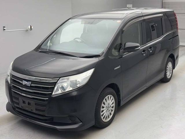 Toyota NOAH 2015 7688882-0