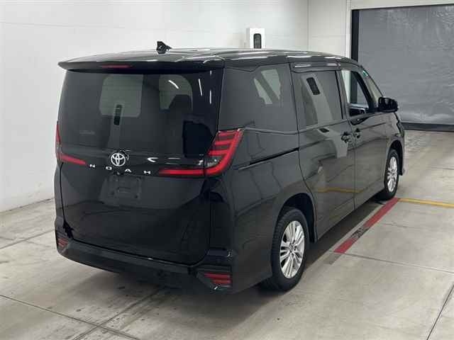 Toyota NOAH 2023 7688884-5
