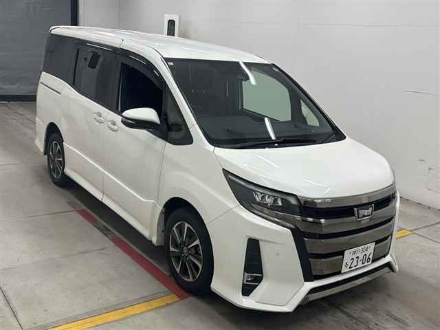 Toyota NOAH 2020 7688888-0