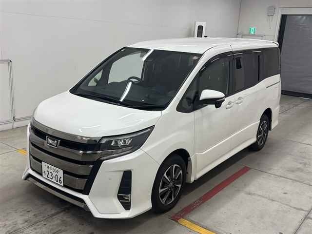 Toyota NOAH 2020 7688888-4
