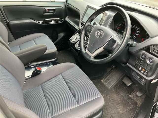 Toyota NOAH 2020 7688888-7