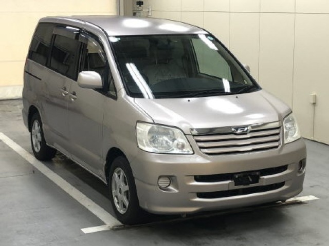 Toyota NOAH 2003 7688889-0