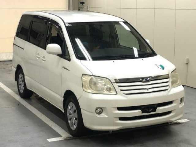 Toyota NOAH 2003 7688890-0