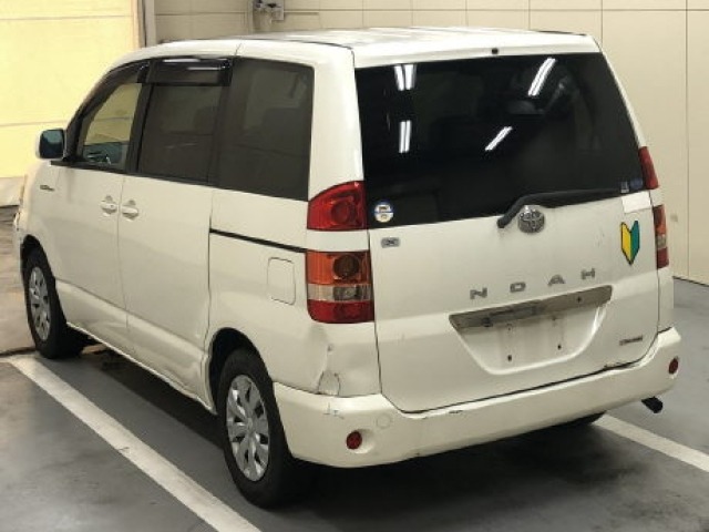 Toyota NOAH 2003 7688890-1