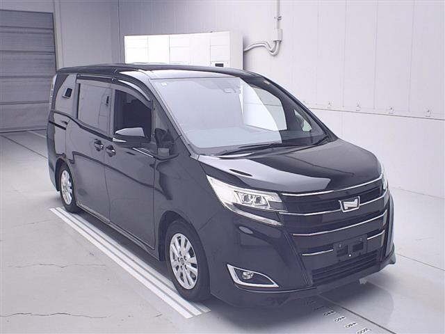 Toyota NOAH 2018 7688898-0