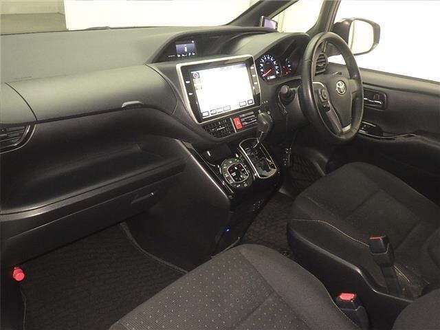 Toyota NOAH 2018 7688898-4