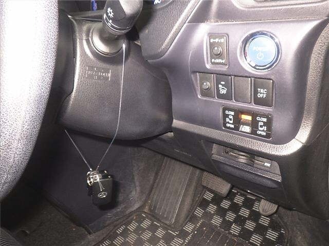 Toyota NOAH 2015 7688899-9