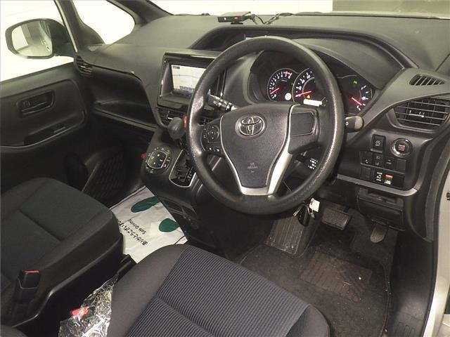 Toyota NOAH 2021 7688900-3