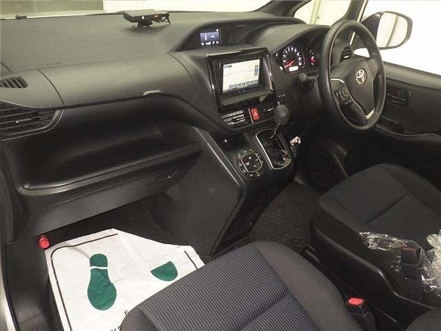 Toyota NOAH 2021 7688900-4