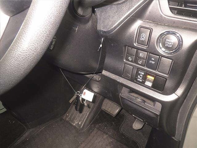 Toyota NOAH 2021 7688900-8
