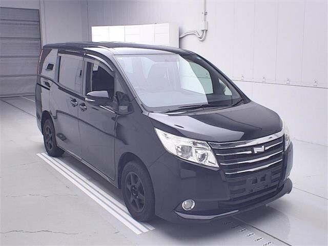 Toyota NOAH 2015 7688912-0