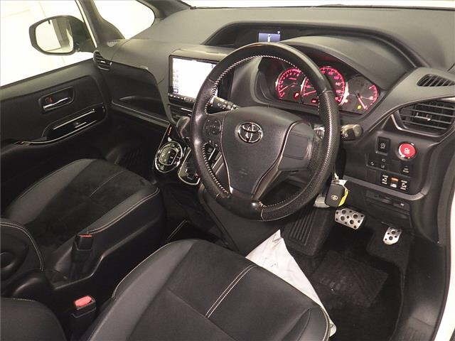 Toyota NOAH 2017 7688913-3